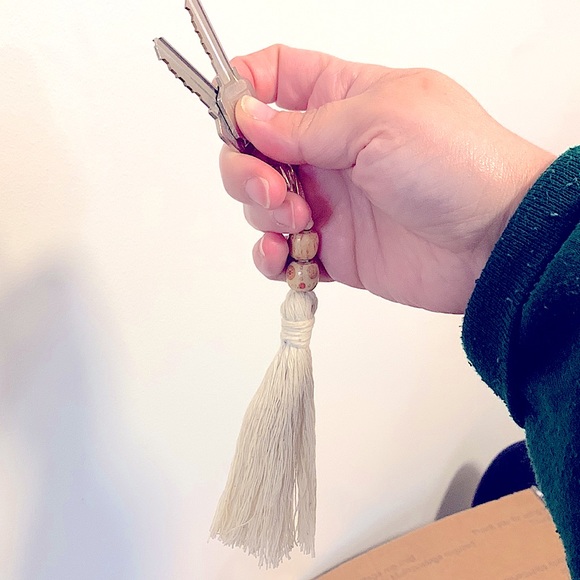 »BÖhÖ Crafted Macrame CottonFiber Arts Wooden Beads Tassel Keychain Purse Charm - Picture 6 of 15